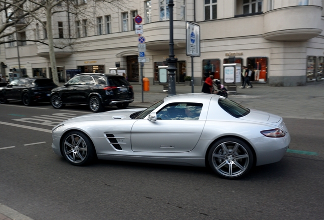 Mercedes-Benz SLS AMG