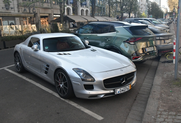 Mercedes-Benz SLS AMG