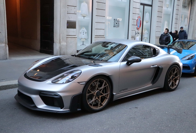 Porsche 718 Cayman GT4 RS Weissach Package