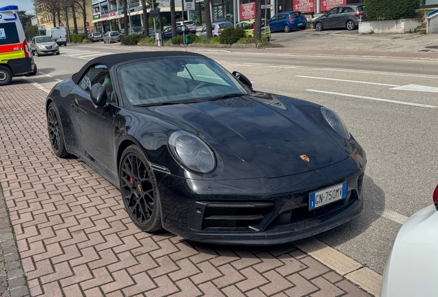 Porsche 992 Carrera 4 GTS Cabriolet