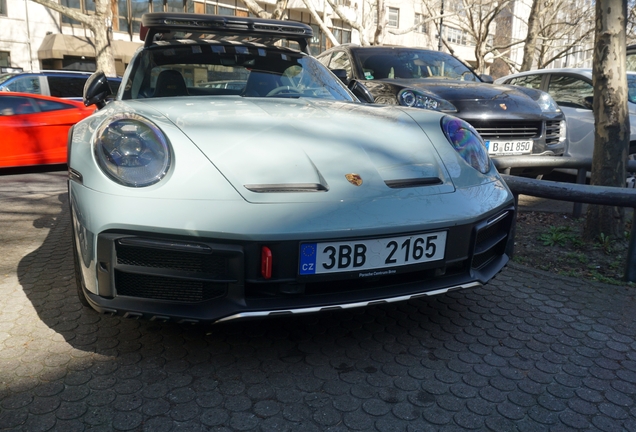 Porsche 992 Dakar