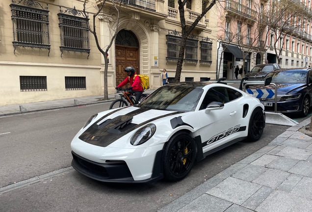 Porsche 992 GT3 RS Weissach Package