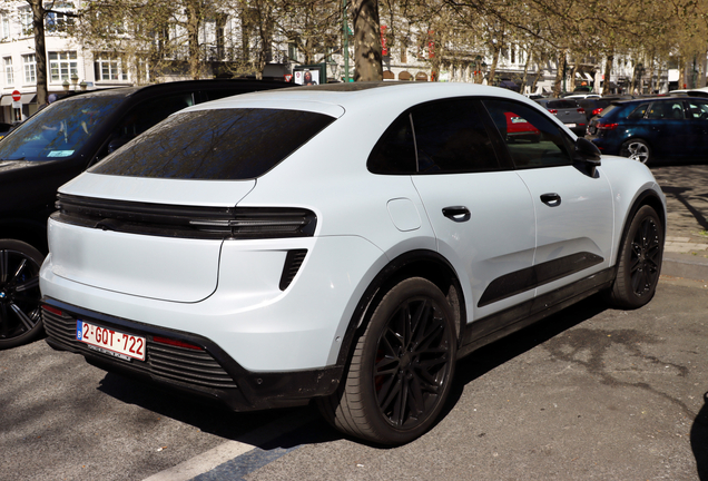 Porsche Macan EV Turbo