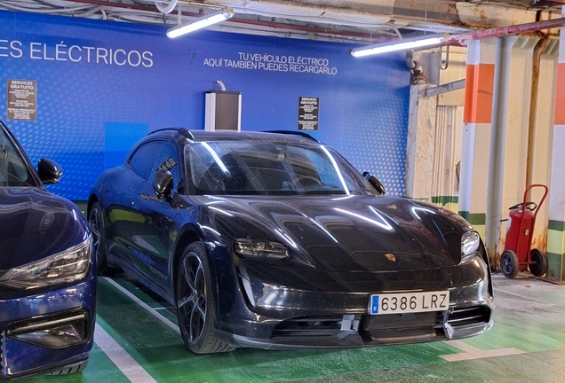 Porsche Taycan Turbo S Cross Turismo