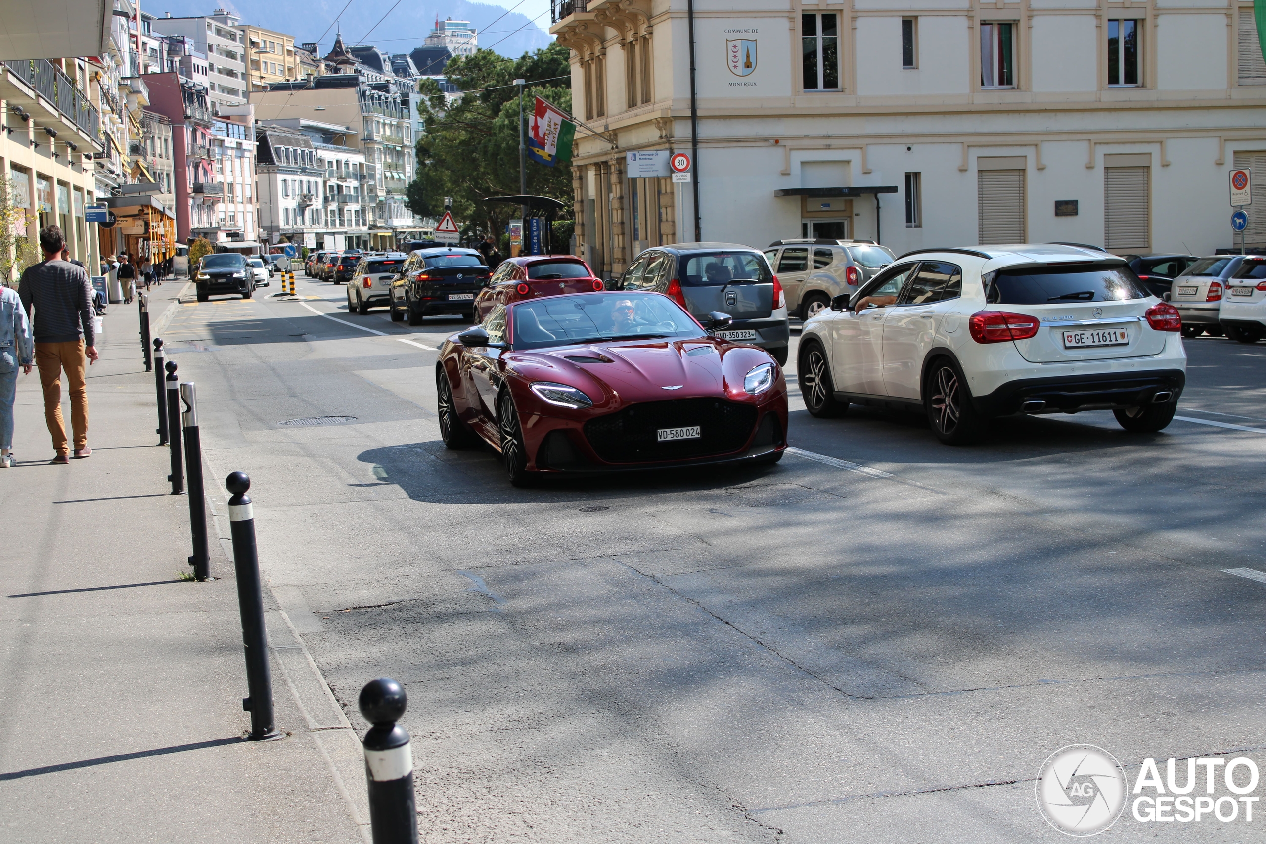 Aston Martin DBS Superleggera Volante