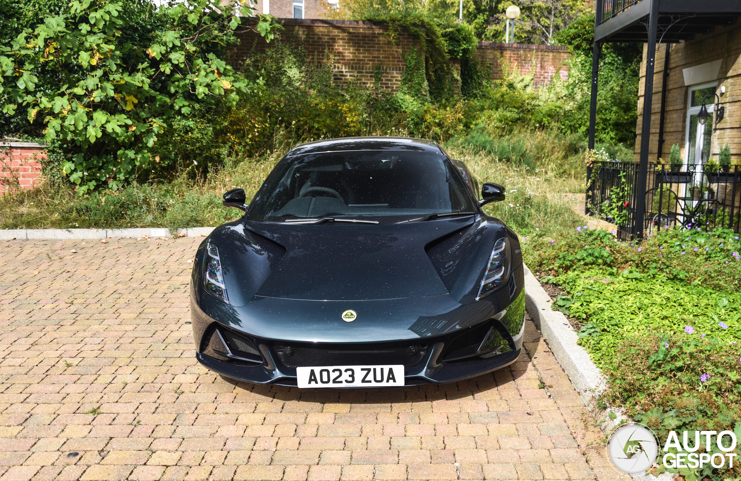 Lotus Emira