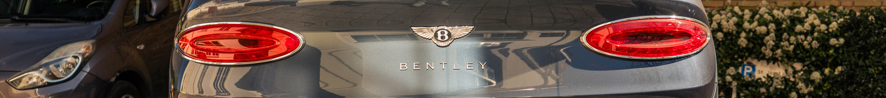 Bentley Bentayga Azure 2024