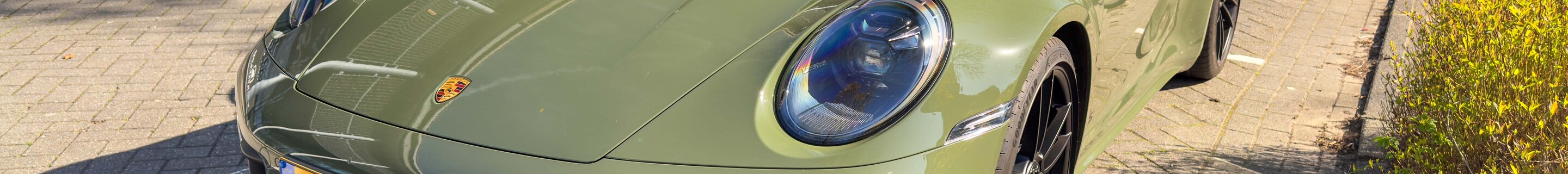 Porsche 992 Carrera 4 GTS Cabriolet