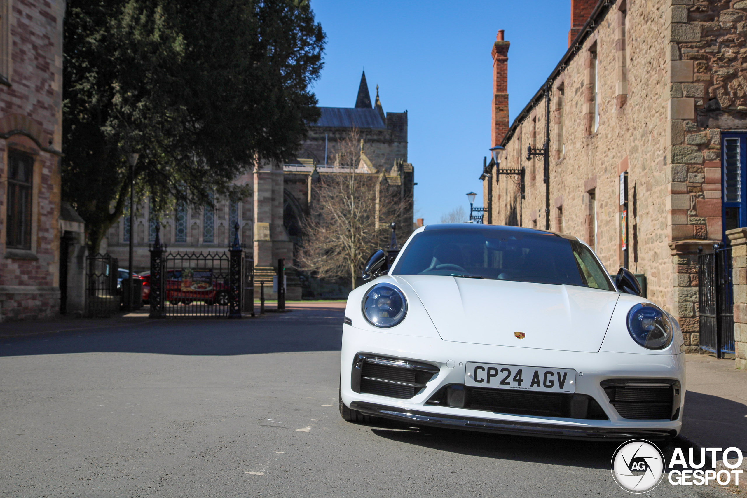 Porsche 992 Carrera 4 GTS