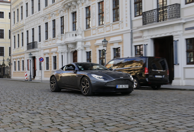 Aston Martin DB11