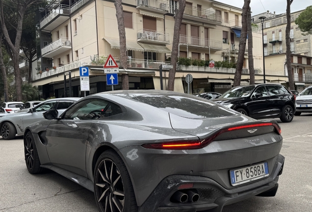 Aston Martin V8 Vantage 2018