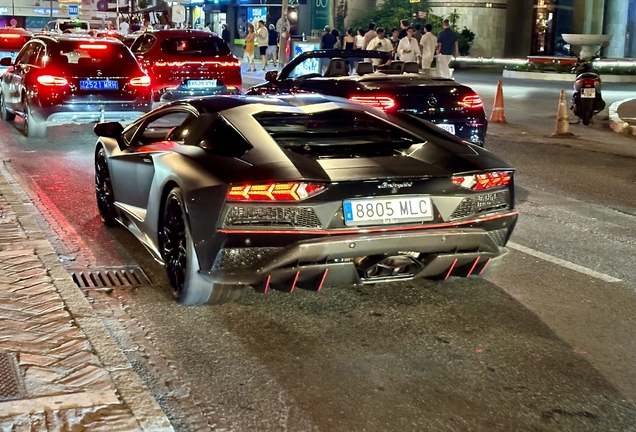 Lamborghini Aventador S LP740-4