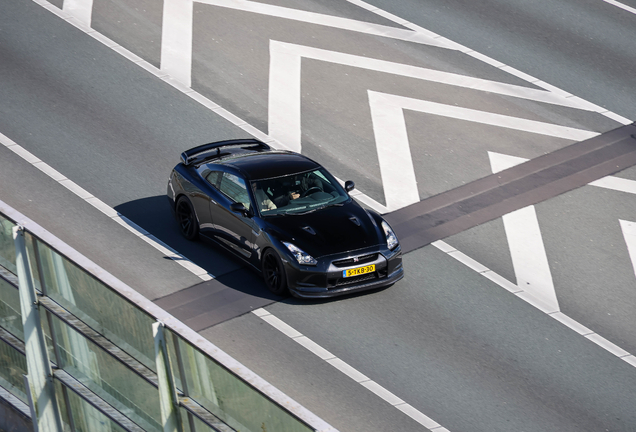 Nissan GT-R