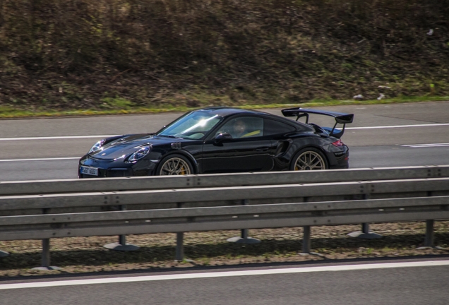 Porsche 991 GT2 RS Weissach Package