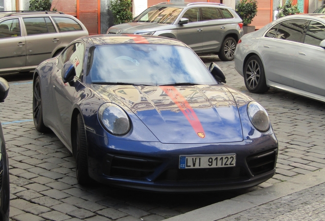 Porsche 992 Carrera 4 GTS