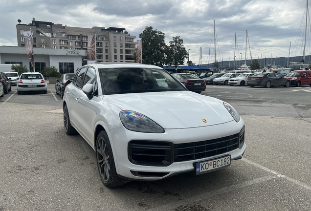 Porsche 9YA Cayenne GTS