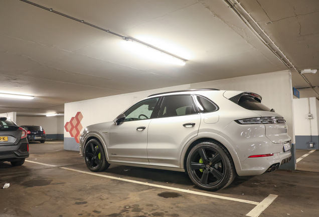 Porsche 9YA Cayenne Turbo E-Hybrid