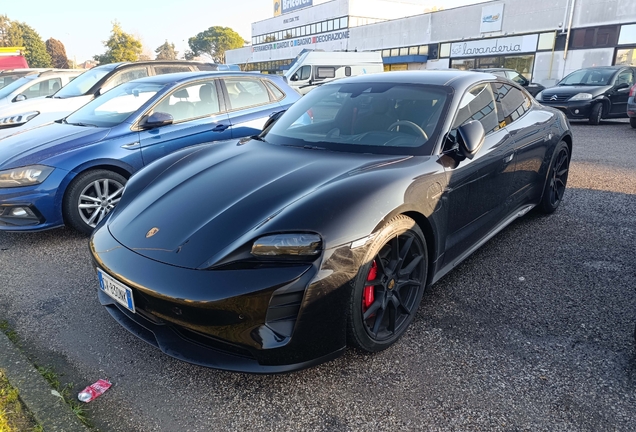 Porsche Taycan GTS