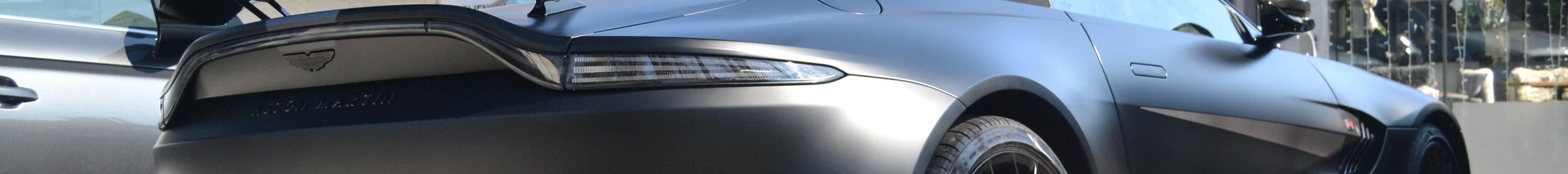 Aston Martin V8 Vantage Formula 1 Edition Roadster