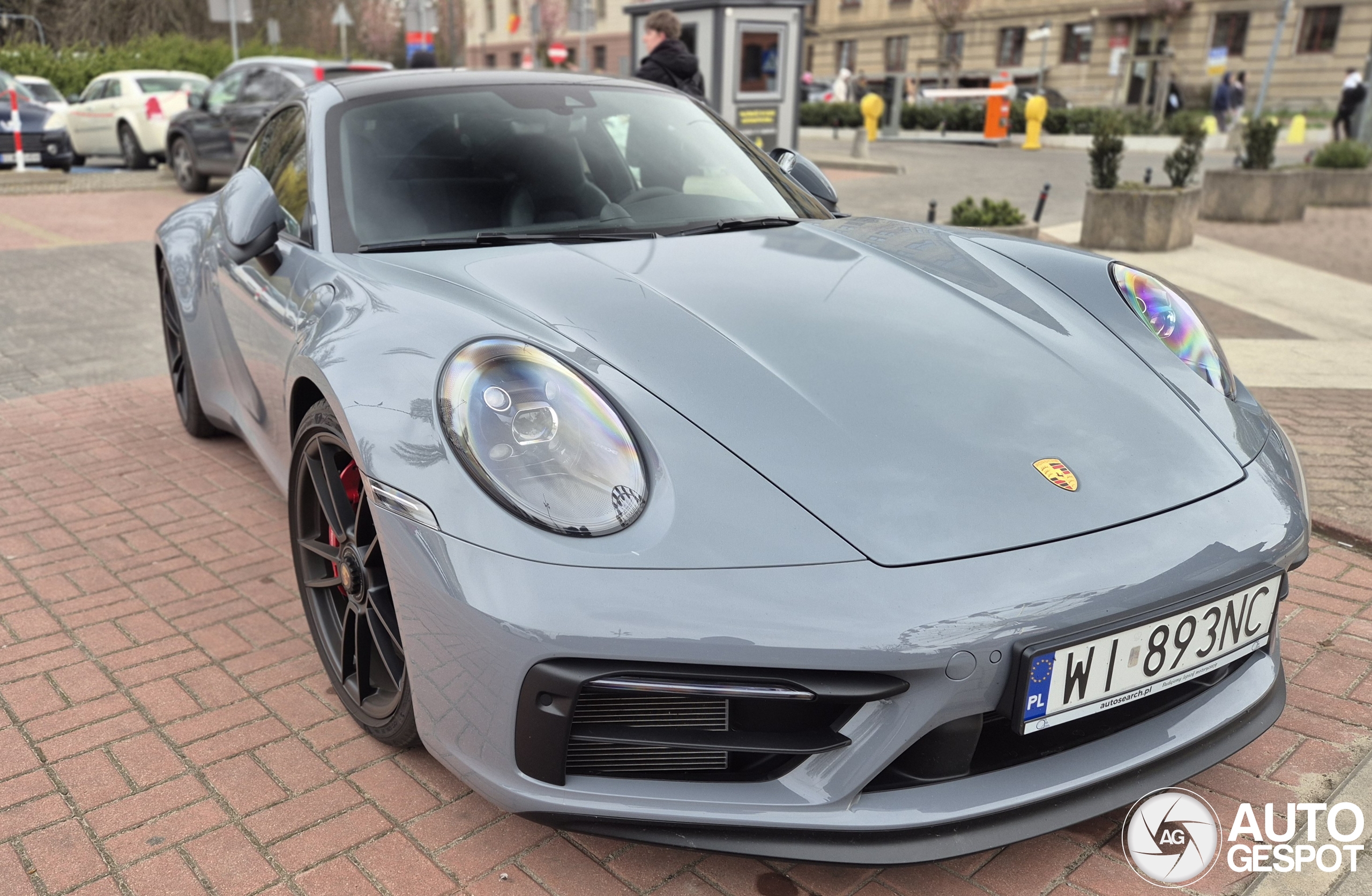 Porsche 992 Carrera 4 GTS
