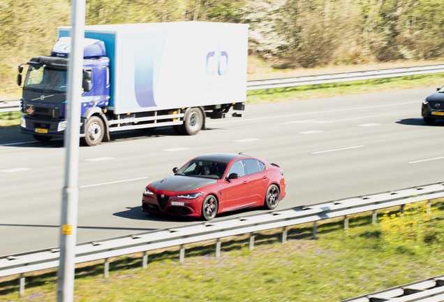 Alfa Romeo Giulia Quadrifoglio 2023