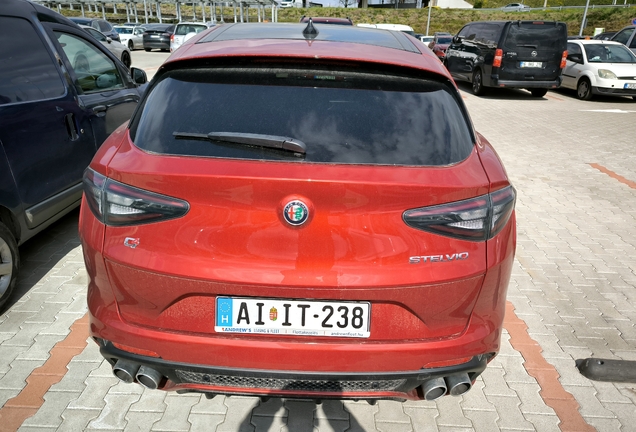 Alfa Romeo Stelvio Quadrifoglio 2023