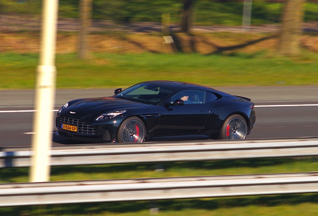 Aston Martin DB12