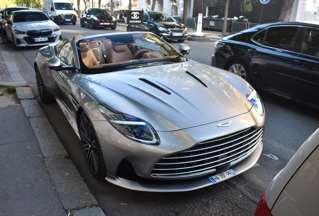 Aston Martin DB12 Volante