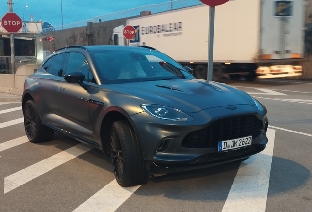Aston Martin DBX