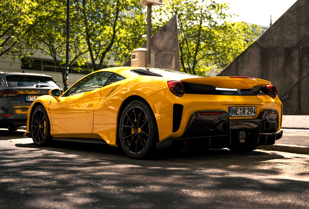 Ferrari 488 Pista