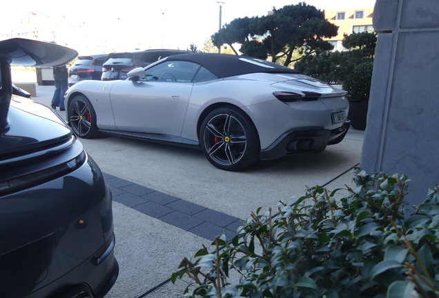 Ferrari Roma Spider