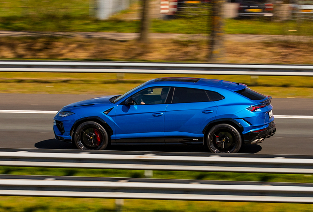 Lamborghini Urus S
