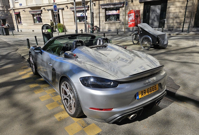 Porsche 718 Spyder RS Weissach Package