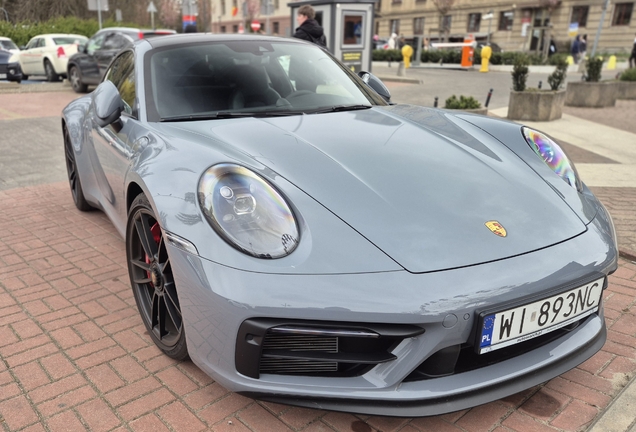 Porsche 992 Carrera 4 GTS