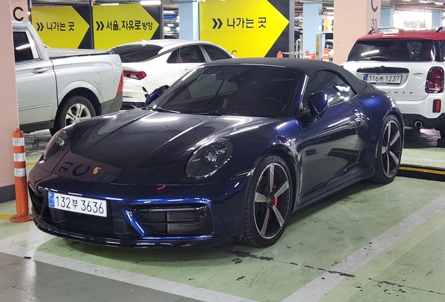 Porsche 992 Carrera 4S Cabriolet