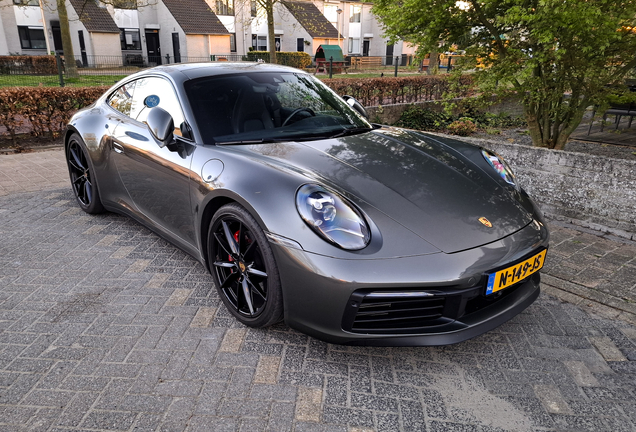 Porsche 992 Carrera 4S