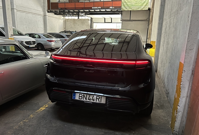 Porsche Macan EV Turbo