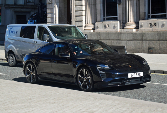 Porsche Taycan Turbo