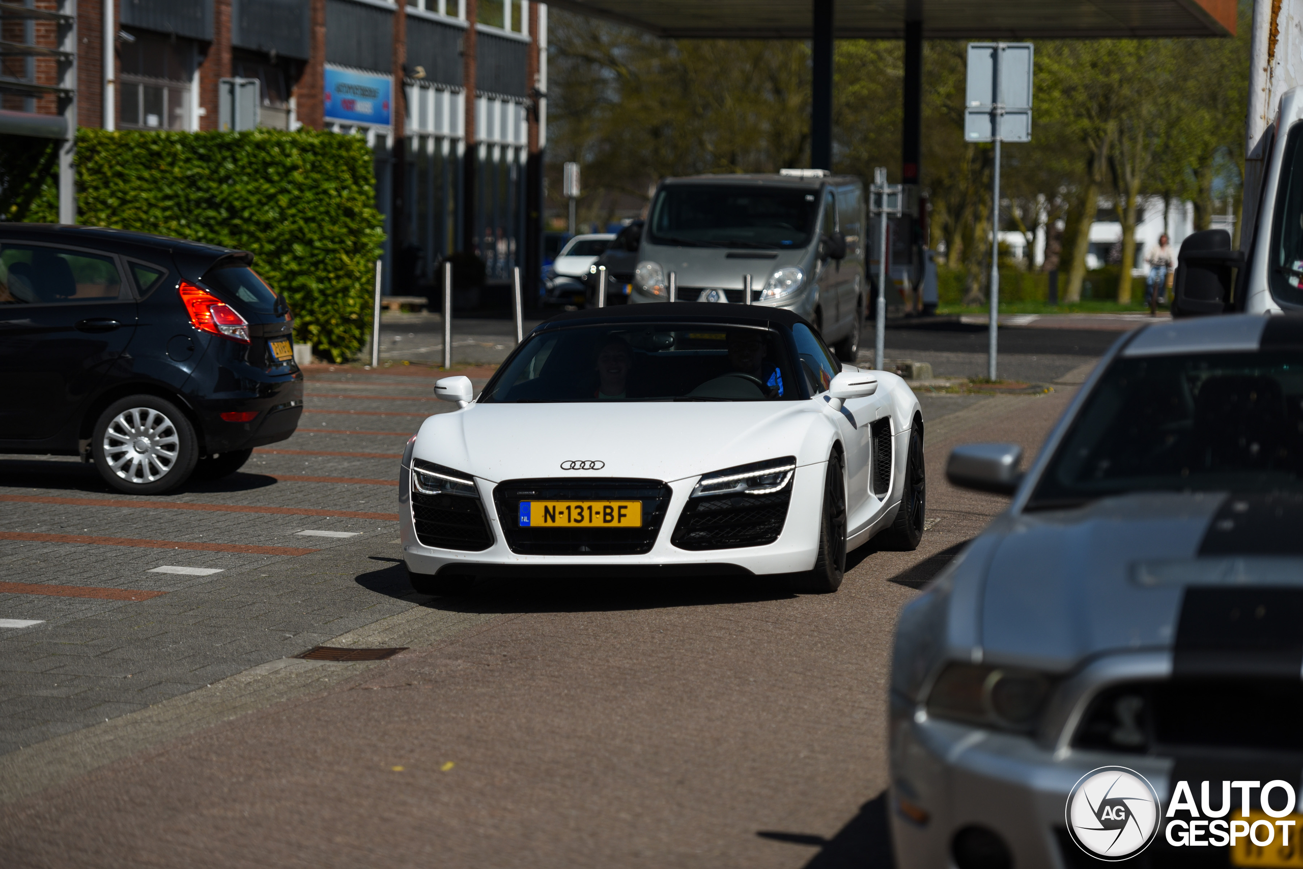 Audi R8 V8 Spyder 2013