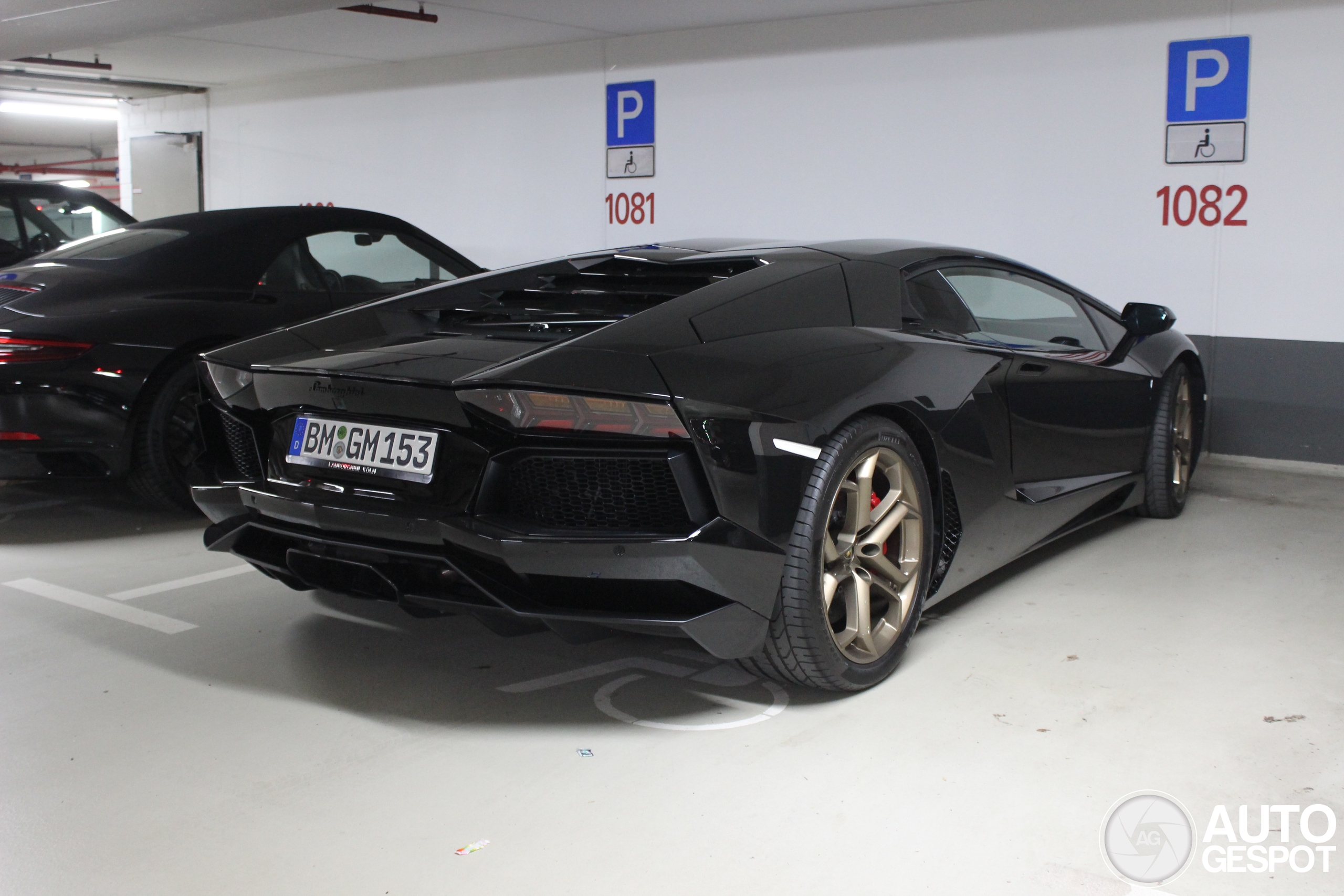 Lamborghini Aventador LP700-4