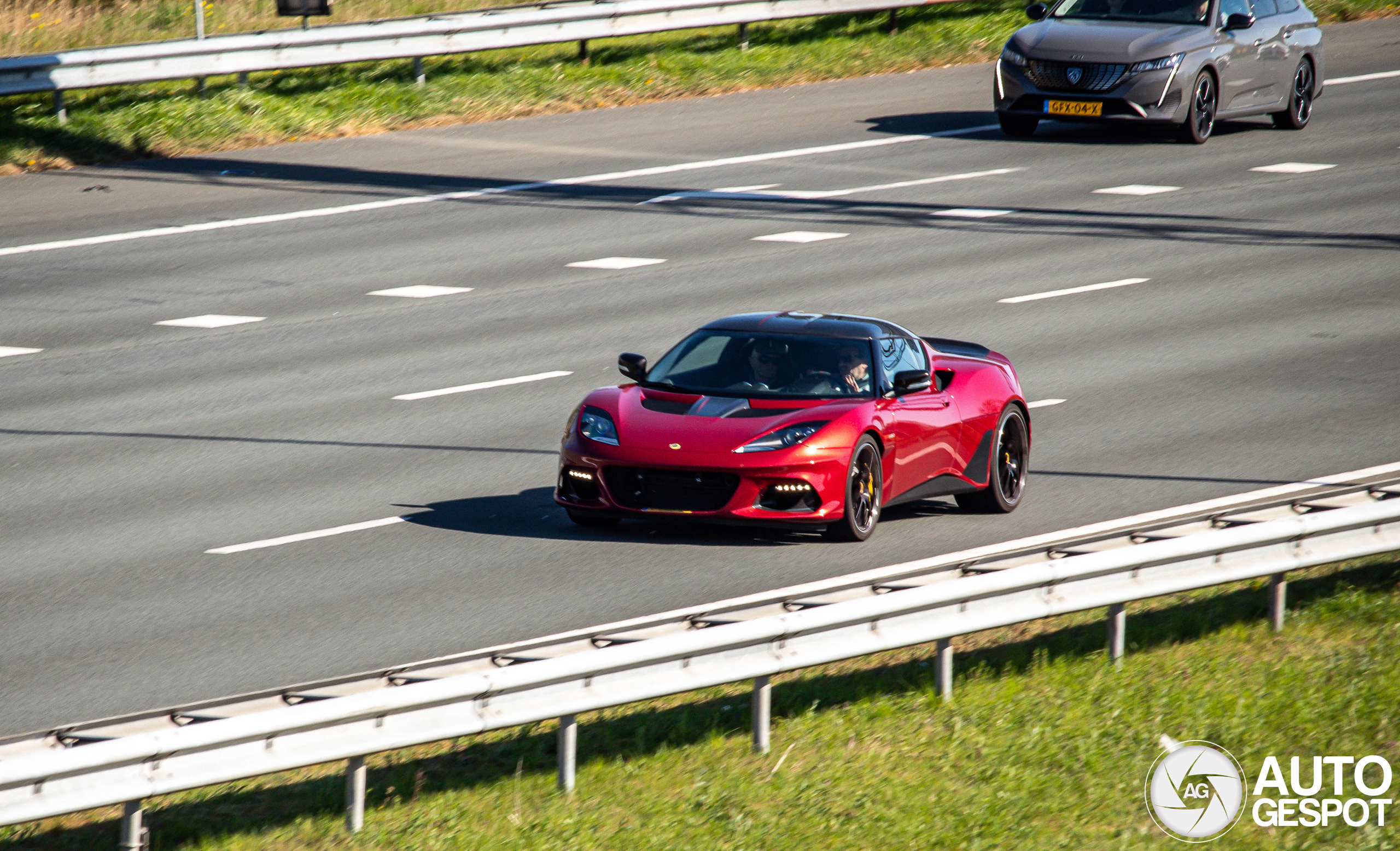 ロータス なつ adidas ZX 22 Boost 'Cream White Bliss' GY6697