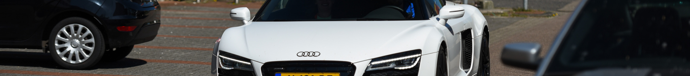 Audi R8 V8 Spyder 2013