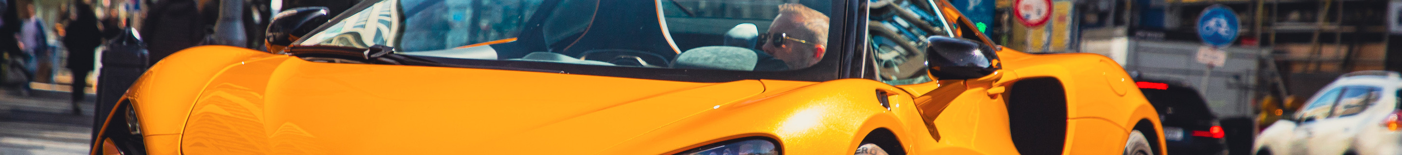 McLaren Artura Spider