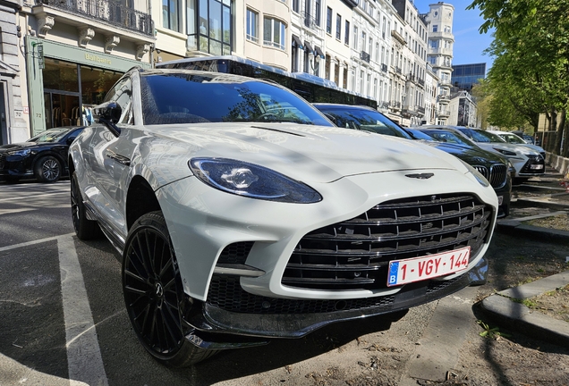 Aston Martin DBX707