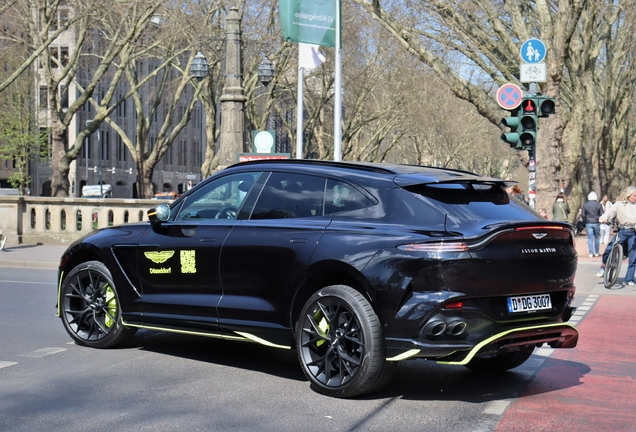Aston Martin DBX707