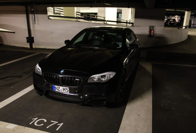 BMW M5 F10 2011