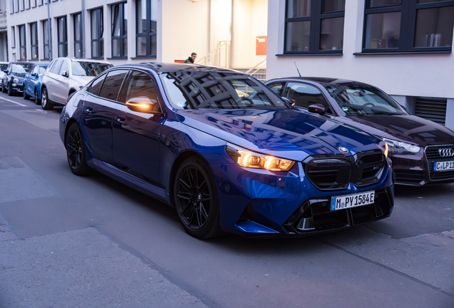 BMW M5 G90