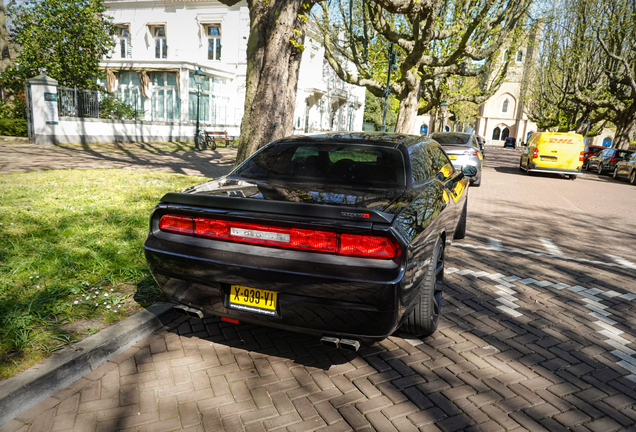 Dodge Challenger SRT-8