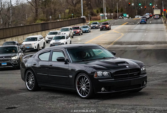 Dodge Charger SRT-8
