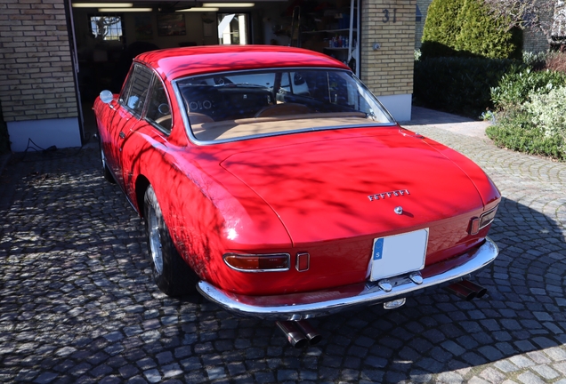 Ferrari 330 GT 2+2 Series I